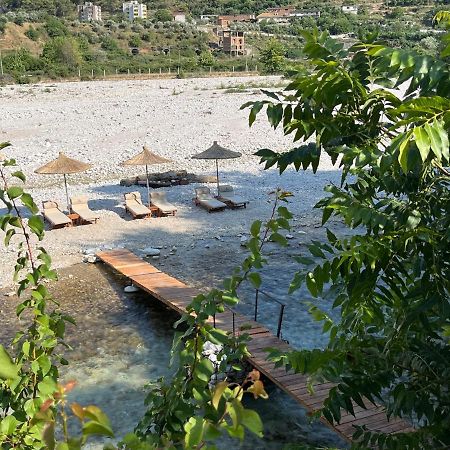 River Escape Villa - Private Beach, Scenic View & Bbq Tepelene المظهر الخارجي الصورة