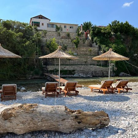 River Escape Villa - Private Beach, Scenic View & Bbq Tepelene المظهر الخارجي الصورة
