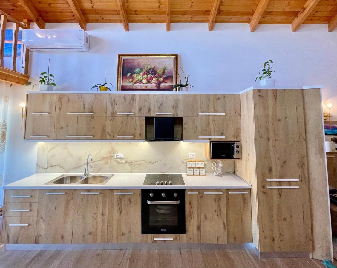 River Escape Villa - Private Beach, Scenic View & Bbq Tepelene المظهر الخارجي الصورة