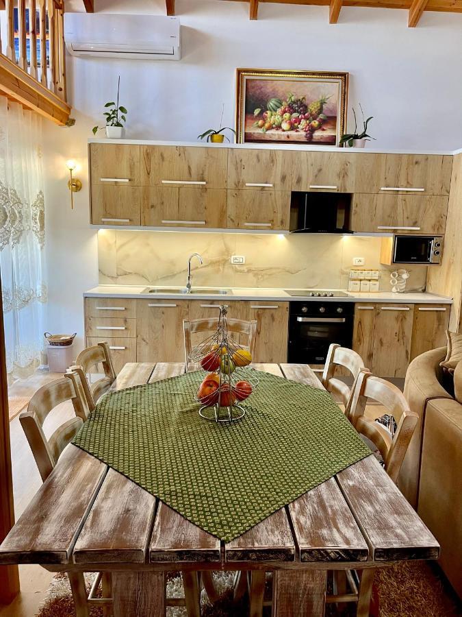 River Escape Villa - Private Beach, Scenic View & Bbq Tepelene المظهر الخارجي الصورة