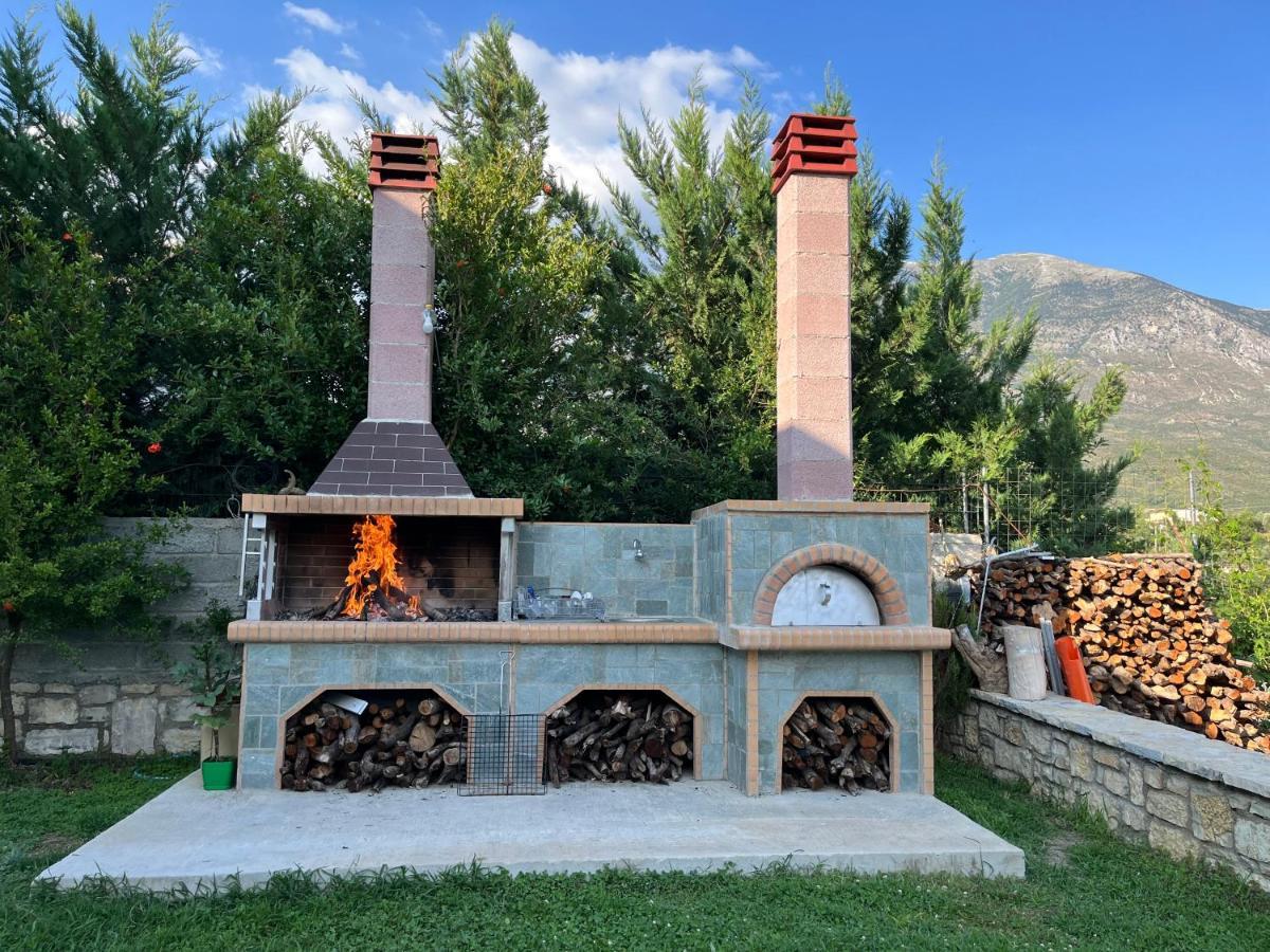 River Escape Villa - Private Beach, Scenic View & Bbq Tepelene المظهر الخارجي الصورة