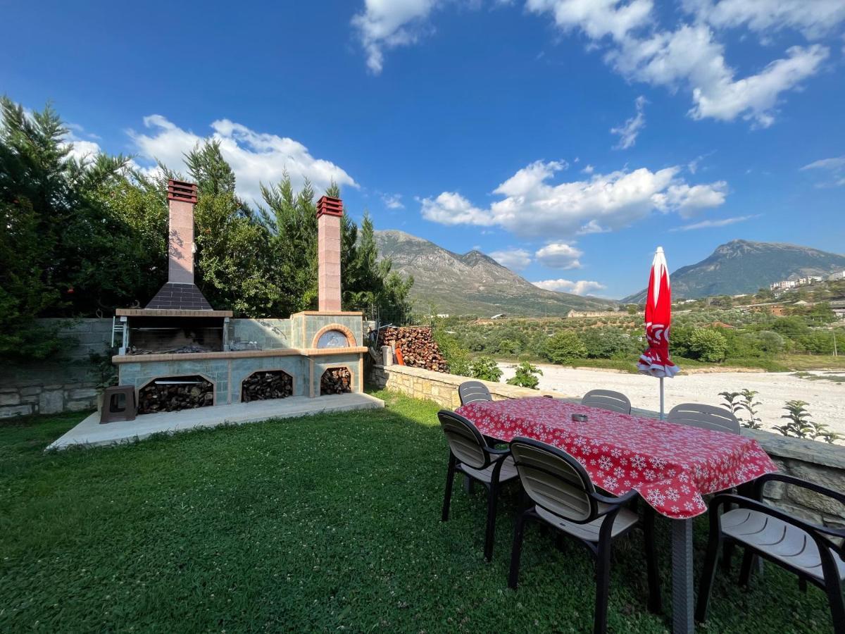 River Escape Villa - Private Beach, Scenic View & Bbq Tepelene المظهر الخارجي الصورة